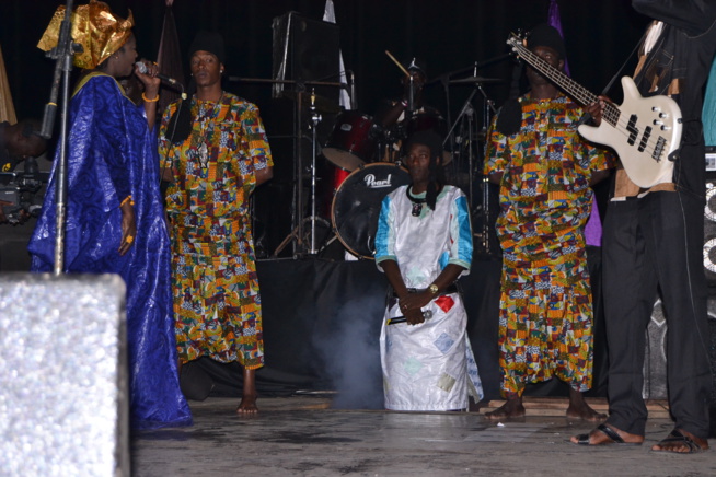 ANNIVERSAIRE: Mame Goor Djazaka réussit son pari au theatre national daniel Sorano ce vendredi 16 Decembre. ANNIVERSAIRE: Mame Goor Djazaka réussit son pari au theatre national daniel Sorano ce vendredi 16 Decembre.