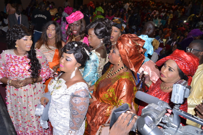 ANNIVERSAIRE: Mame Goor Djazaka réussit son pari au theatre national daniel Sorano ce vendredi 16 Decembre. ANNIVERSAIRE: Mame Goor Djazaka réussit son pari au theatre national daniel Sorano ce vendredi 16 Decembre.