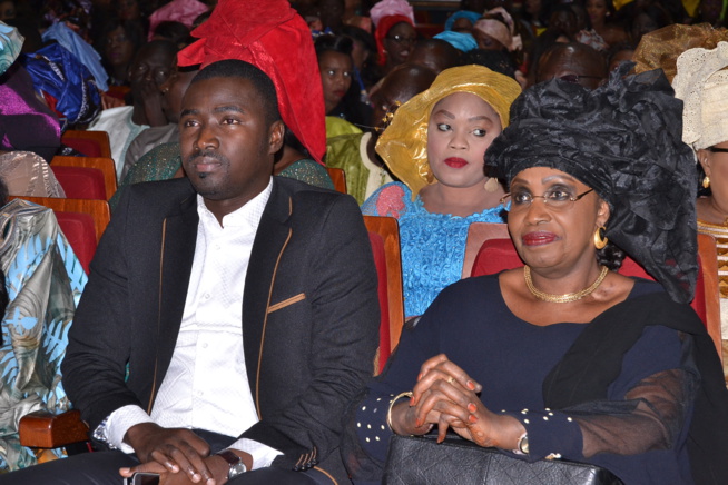 ANNIVERSAIRE: Mame Goor Djazaka réussit son pari au theatre national daniel Sorano ce vendredi 16 Decembre. ANNIVERSAIRE: Mame Goor Djazaka réussit son pari au theatre national daniel Sorano ce vendredi 16 Decembre.