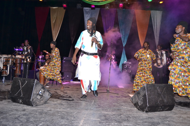 ANNIVERSAIRE: Mame Goor Djazaka réussit son pari au theatre national daniel Sorano ce vendredi 16 Decembre. ANNIVERSAIRE: Mame Goor Djazaka réussit son pari au theatre national daniel Sorano ce vendredi 16 Decembre.