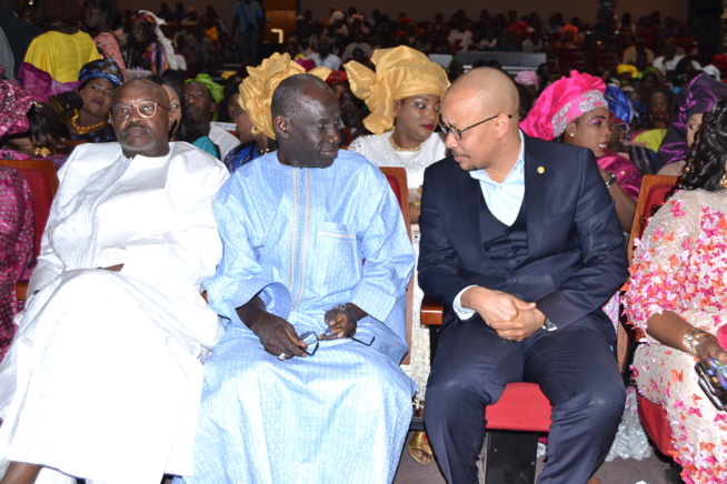 ANNIVERSAIRE: Mame Goor Djazaka réussit son pari au theatre national daniel Sorano ce vendredi 16 Decembre. ANNIVERSAIRE: Mame Goor Djazaka réussit son pari au theatre national daniel Sorano ce vendredi 16 Decembre.