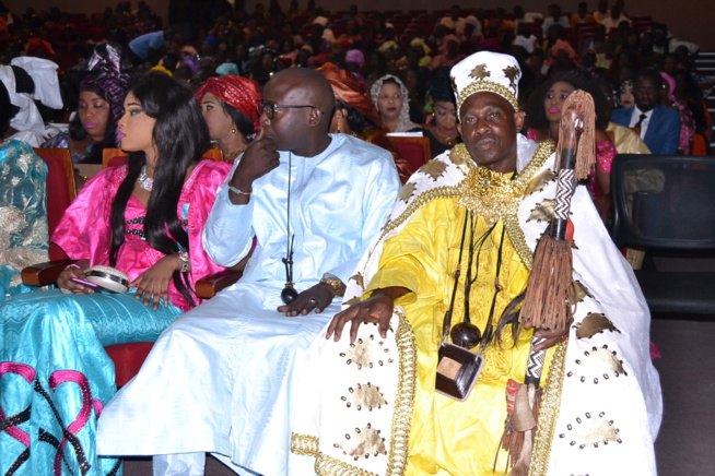 ANNIVERSAIRE: Mame Goor Djazaka réussit son pari au theatre national daniel Sorano ce vendredi 16 Decembre. ANNIVERSAIRE: Mame Goor Djazaka réussit son pari au theatre national daniel Sorano ce vendredi 16 Decembre.