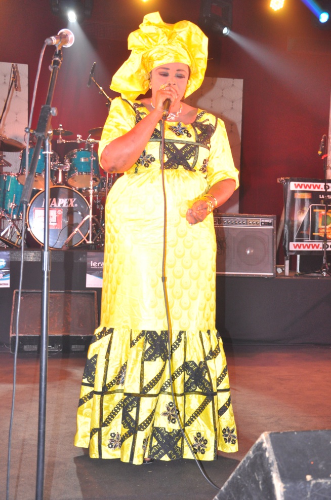 PRESTATION de Khady Mboup au Dock Haussman de Paris ce 24 décembre. Regardez
