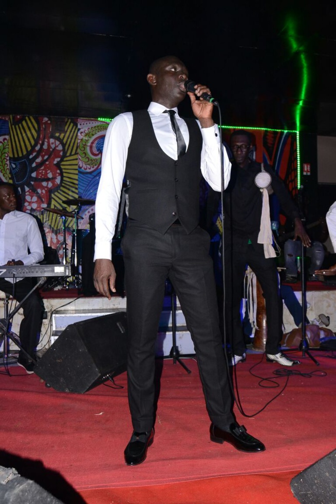 ST SYLVESTRE: Pape Diouf boucle 2016 dans la chaleur du SARABA avec un publique surexcité.