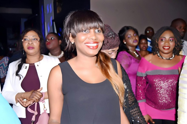 OSEZ RÉVEZ:Dernière soirée avant le 10 Mars au Grand Theatre, Pape Diouf distribue 500 puces EXPRESSO au Saraba. OSEZ RÉVEZ:Dernière soirée avant le 10 Mars au Grand Theatre, Pape Diouf distribue 500 puces EXPRESSO au Saraba.