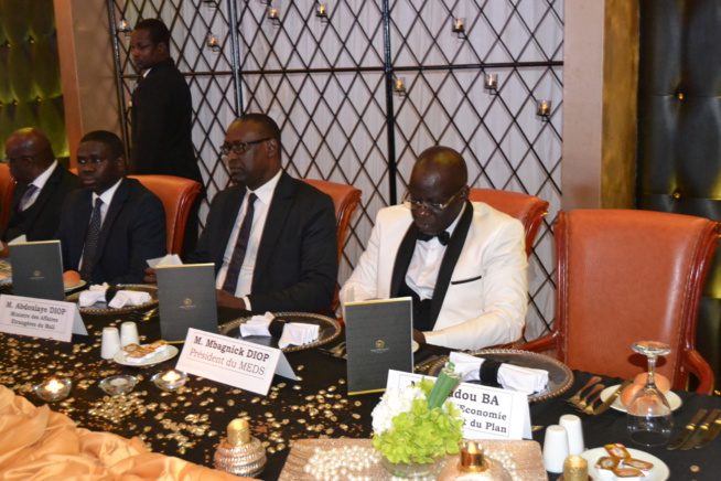 CAURIS D'OR: Arrivé du Président du MDES Mbagnick Diop accompagné par la délégation du gouvernement. CAURIS D'OR: Arrivé du Président du MDES Mbagnick Diop accompagné par la délégation du gouvernement.