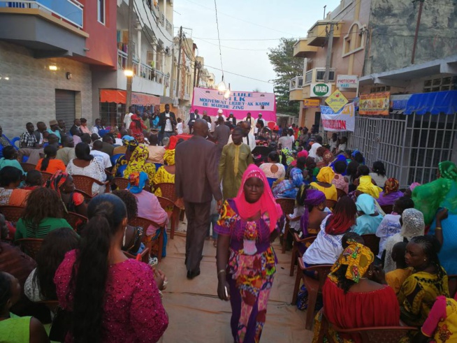 Meeting du mouvement de soutien à Karim Wade à Pikine: La Section Marché Zinc de Pikine du Mouvement Ligueuy AK Karim (MLK) a organisé ce samedi 29 Avril 2017 un Grand Meeting