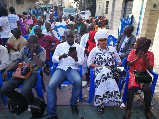 Meeting du mouvement de soutien à Karim Wade à Pikine: La Section Marché Zinc de Pikine du Mouvement Ligueuy AK Karim (MLK) a organisé ce samedi 29 Avril 2017 un Grand Meeting