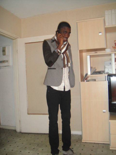 Waly Seck au téléphone, mais pourquoi il est heureux? Waly Seck au téléphone, mais pourquoi il est heureux?