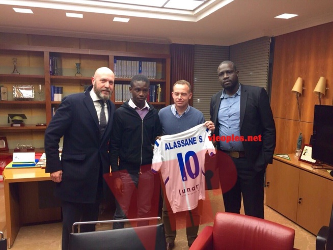 Le Manager de l'avenir football club de Dakar, Saliou Fall fait signer le Sénégalais Alassane Sow dit Messi au Real Saragosse dans la liga espagnol.