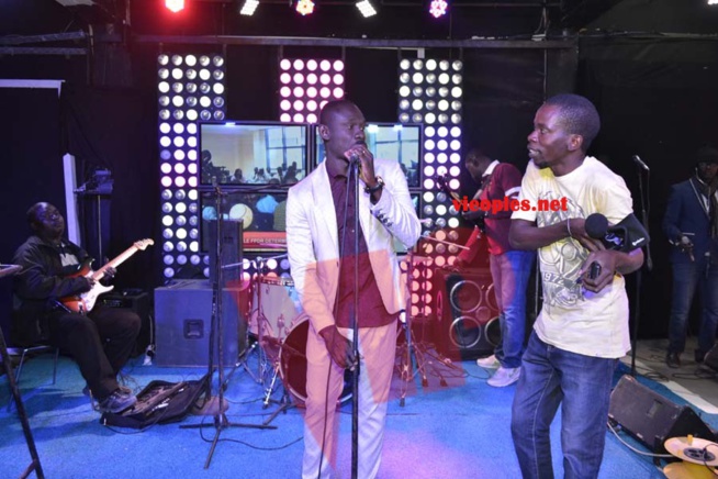 Images: Pape Cheikh reçoit Pape Diouf & la génération consciente dans Night Show. Regardez