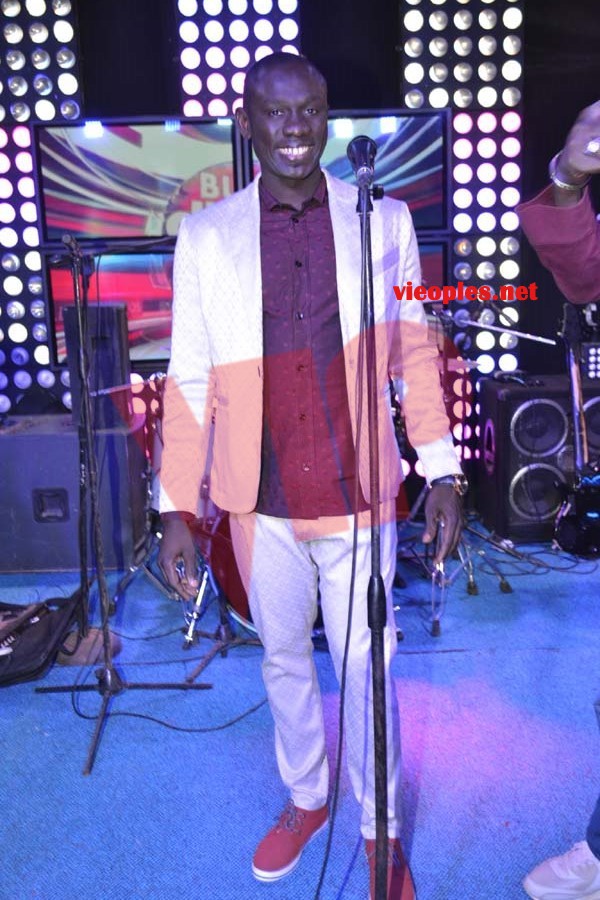 Images: Pape Cheikh reçoit Pape Diouf & la génération consciente dans Night Show. Regardez