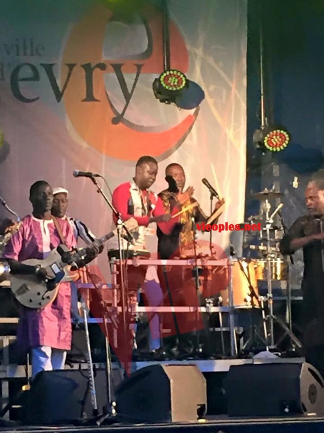 Les premières images du concert de Youssou Ndour à Evry pour fêter la musique ce 21 juin