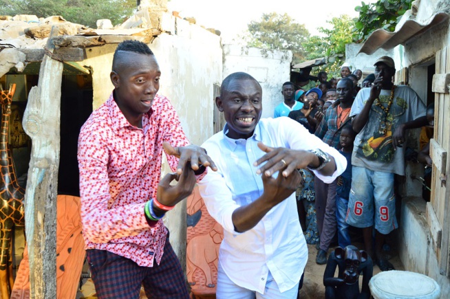 Making off de la vidéo "Maalaw" de Pape Diouf en featuring avec le Gambien Baye Babou. LOOK .