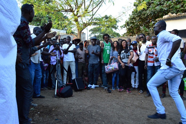 Making off de la vidéo "Maalaw" de Pape Diouf en featuring avec le Gambien Baye Babou. LOOK .