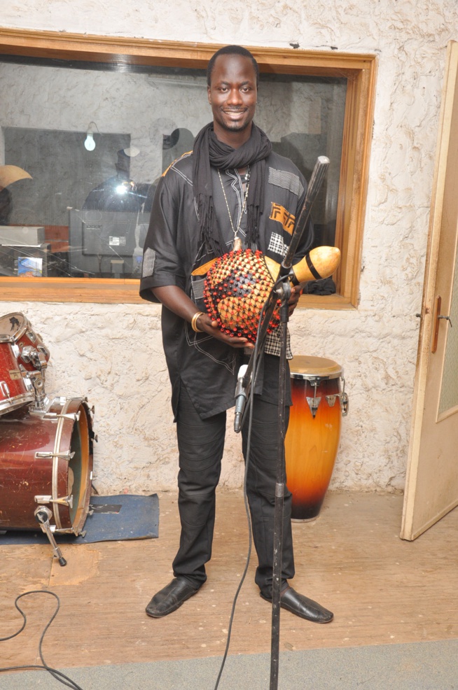 DECOUVERTE: Dans l'univers de Thione Diop musicien Sénégalais de Washington.Regardez