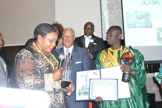 Pape Diouf honnoré à Philadelphia: Award de l'artiste de l'année et award pour sa contribution Africa's musical Heritage