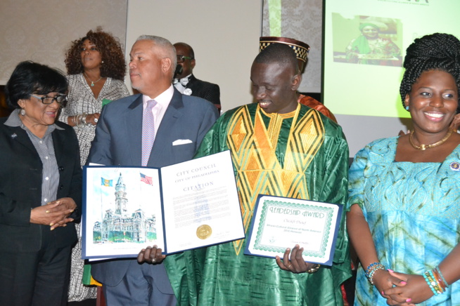 Pape Diouf honnoré à Philadelphia: Award de l'artiste de l'année et award pour sa contribution Africa's musical Heritage