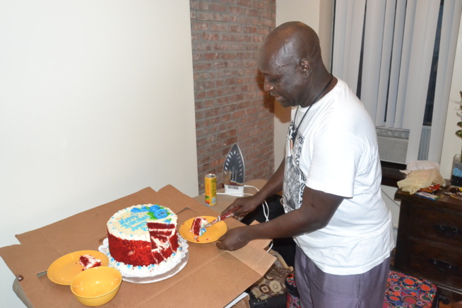 BIRTH DAY: Pape Diouf et sa bande souhaite un joyeux anniversaire à Hamath Samb leur choriste.