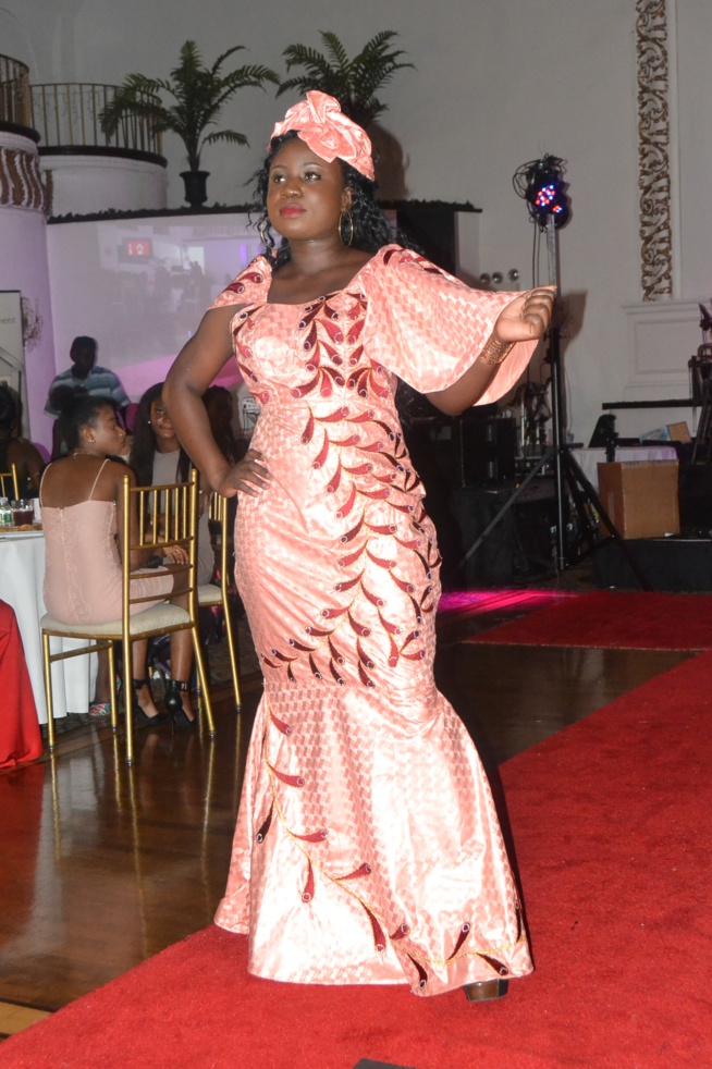 Senegalese 2The States day, Bamba Partenaire couture démontre sa créativité au Fashion Show de New York.