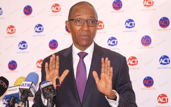 ABDOUL MBAYE PRECISE : « Le seul et unique passeport dont je suis détenteur est un passeport sénégalais » ABDOUL MBAYE PRECISE : « Le seul et unique passeport dont je suis détenteur est un passeport sénégalais »