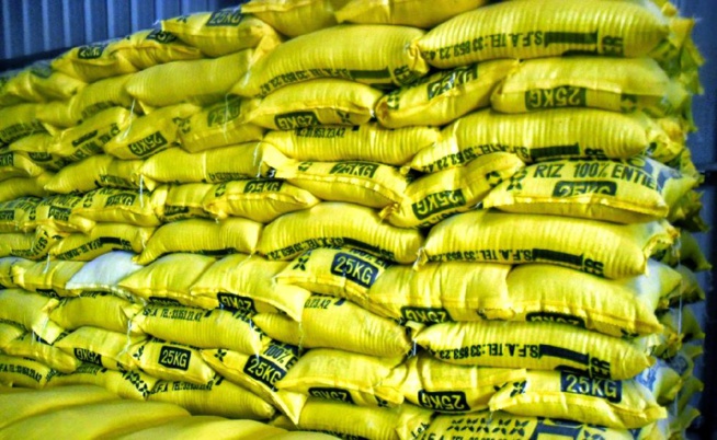 Un don de riz chinois distribué à 250 familles sinistrées à Kaolack Un don de riz chinois distribué à 250 familles sinistrées à Kaolack