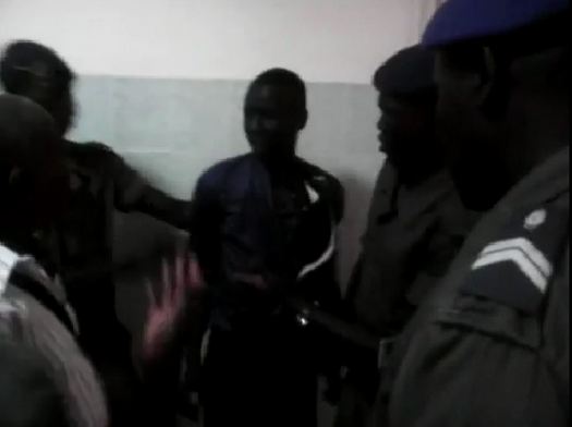 Drame à l'Agence Sonatel de Ziguinchor : Le présumé meurtrier du vigile Ansoumana Sané arrêté Drame à l'Agence Sonatel de Ziguinchor : Le présumé meurtrier du vigile Ansoumana Sané arrêté