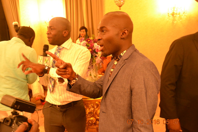 Bathie Samb du site senvideo en compagnie de son ami Modou Ndao de la radio "door warr" Ã New York. Bathie Samb du site senvideo en compagnie de son ami Modou Ndao de la radio "door warr" Ã New York.