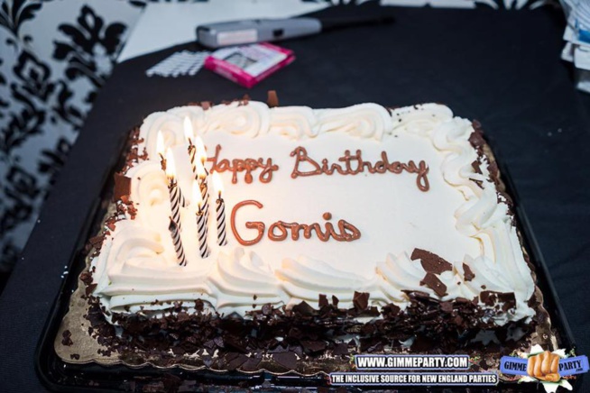 BIRTH DAY: Gomis le paparazzi Sénégalais des USA  souffle une bougies de plus.