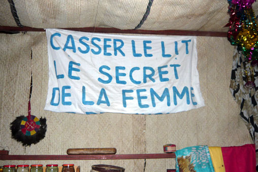 «TABAC» OU «SECRET» DE FEMME : La nouvelle poudre qui envoie les femmes au 7e ciel… sans acte sexuel