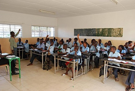 Quantum horaire grugé, baisse du recrutement d’enseignants, absence d’outils pédagogiques... : Sabotage organisé de l’Ecole publique Quantum horaire grugé, baisse du recrutement d’enseignants, absence d’outils pédagogiques... : Sabotage organisé de l’Ecole publique