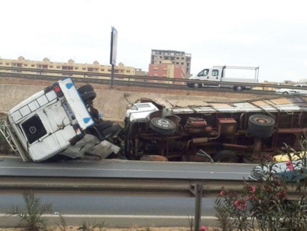 Drame à Thiaroye : Un camion dérape, tue une femme et blesse 3 personnes Drame à Thiaroye : Un camion dérape, tue une femme et blesse 3 personnes