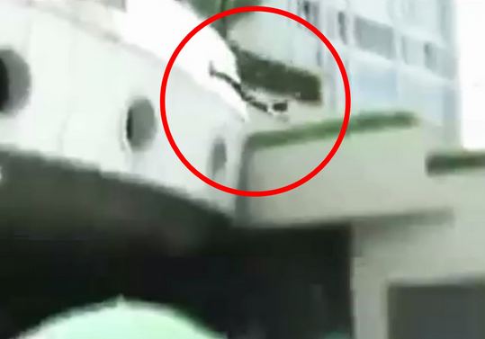 Accident au pôle urbain de Diamniadio: une personne tombe du 4ème étage, les ouvriers décrètent un arrêt de travail Accident au pôle urbain de Diamniadio: une personne tombe du 4ème étage, les ouvriers décrètent un arrêt de travail