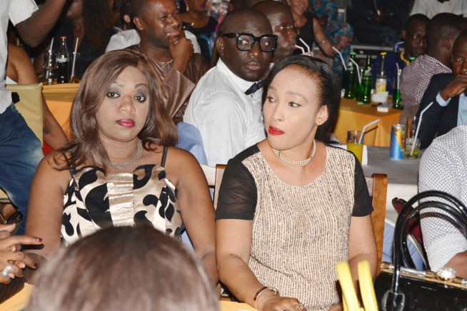 Retour explosif au just 4 u aprés le succés de sa tournée Américaine, Pape Diouf savoure ses deux award avec ses fans Retour explosif au just 4 u aprés le succés de sa tournée Américaine, Pape Diouf savoure ses deux award avec ses fans