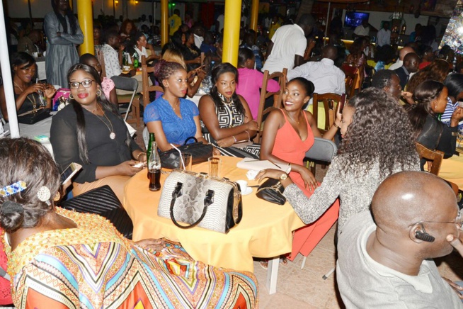 Retour explosif au just 4 u aprés le succés de sa tournée Américaine, Pape Diouf savoure ses deux award avec ses fans Retour explosif au just 4 u aprés le succés de sa tournée Américaine, Pape Diouf savoure ses deux award avec ses fans