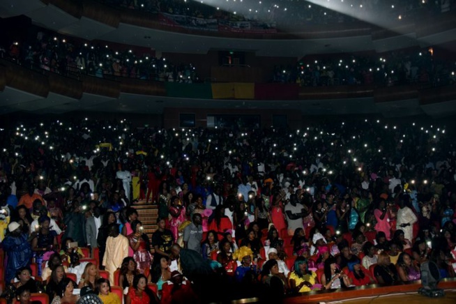 16 ANS DE CARRIÈRES AU GRAND THÉÂTRE: Viviane réussit son pari avec la compétence de son manager Djidiack. 16 ANS DE CARRIÈRES AU GRAND THÉÂTRE: Viviane réussit son pari avec la compétence de son manager Djidiack.