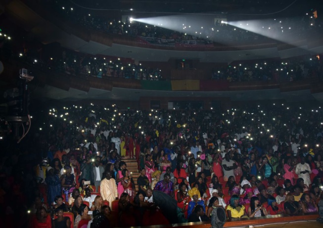 16 ANS DE CARRIÈRES AU GRAND THÉÂTRE: Viviane réussit son pari avec la compétence de son manager Djidiack. 16 ANS DE CARRIÈRES AU GRAND THÉÂTRE: Viviane réussit son pari avec la compétence de son manager Djidiack.