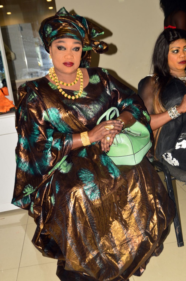 16 ANS DE CARRIÈRES AU GRAND THÉÂTRE: Viviane réussit son pari avec la compétence de son manager Djidiack. 16 ANS DE CARRIÈRES AU GRAND THÉÂTRE: Viviane réussit son pari avec la compétence de son manager Djidiack.