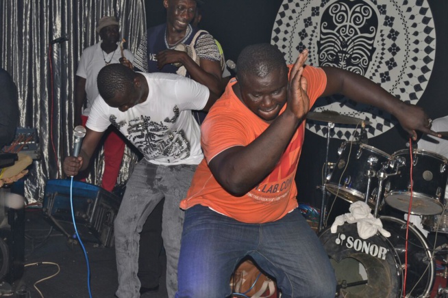 Un Baramundi nostalgique,retrouve son Pape Diouf dans une forte ambiance. Un Baramundi nostalgique,retrouve son Pape Diouf dans une forte ambiance.