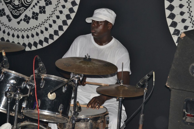 Un Baramundi nostalgique,retrouve son Pape Diouf dans une forte ambiance. Un Baramundi nostalgique,retrouve son Pape Diouf dans une forte ambiance.