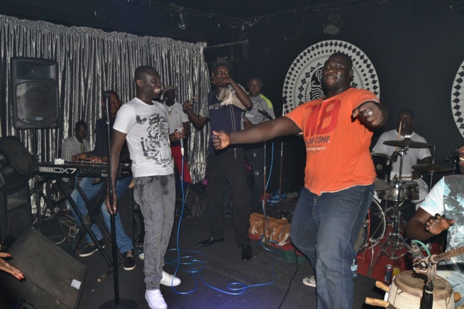 Un Baramundi nostalgique,retrouve son Pape Diouf dans une forte ambiance. Un Baramundi nostalgique,retrouve son Pape Diouf dans une forte ambiance.