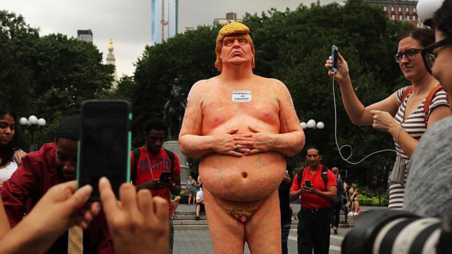 Vente aux enchères : une statue de Donald Trump nu estimée entre 10.000 et 20.000 dollars
