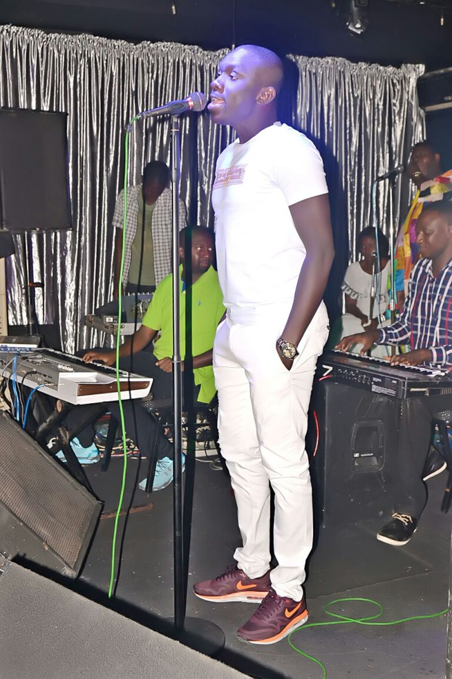 Diao Balde Keita guest star à la soirée de Pape Diouf au BARAMUNDI. Diao Balde Keita guest star à la soirée de Pape Diouf au BARAMUNDI.