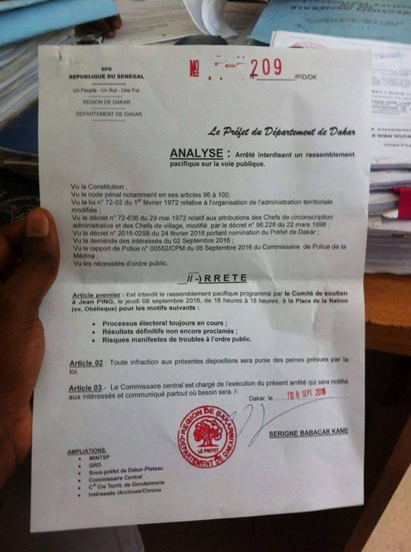 Rassemblement à la Place de l'Obélisque: Le Préfet de Dakar envoie valser les partisans de Jean Ping qui voulaient marcher cet après-midi Rassemblement à la Place de l'Obélisque: Le Préfet de Dakar envoie valser les partisans de Jean Ping qui voulaient marcher cet après-midi