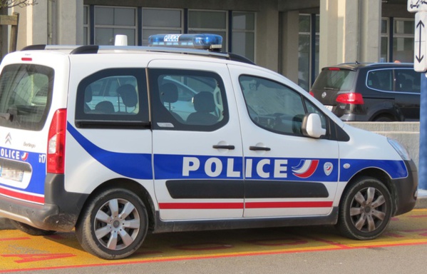 Ivre mort, il agresse un passant et lui demande de faire des pompes Ivre mort, il agresse un passant et lui demande de faire des pompes
