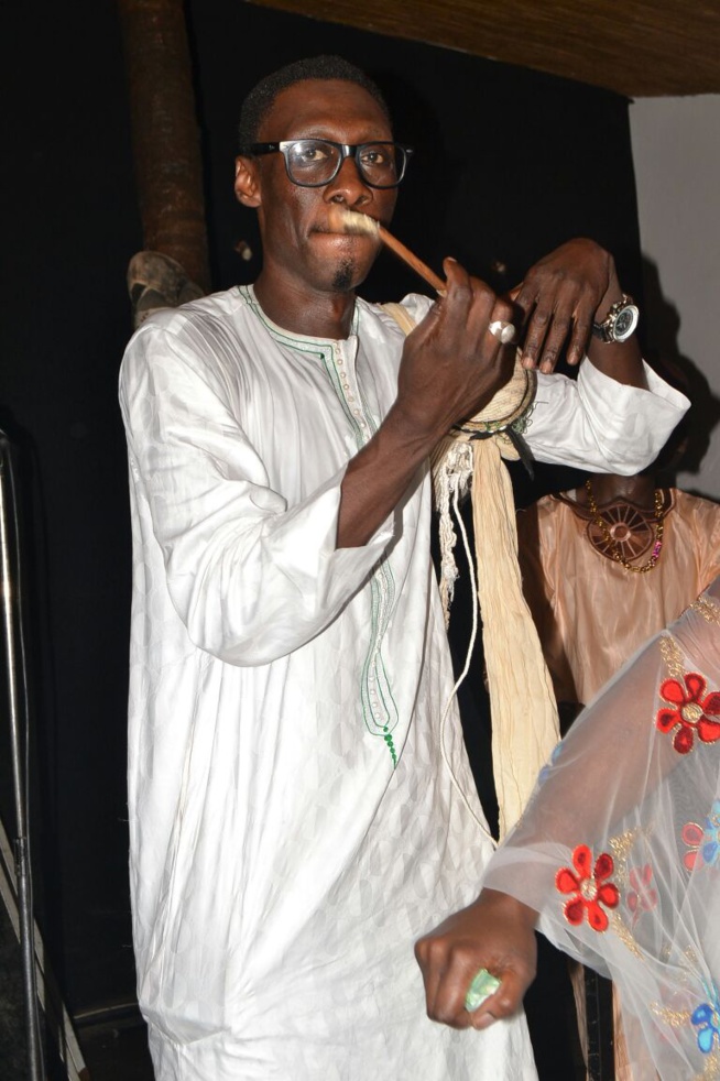 ' Le Ndewlenne' de Ppape Diouf aux fans. Regardez l' ambiance tordue au Just 4 U. ' Le Ndewlenne' de Ppape Diouf aux fans. Regardez l' ambiance tordue au Just 4 U.