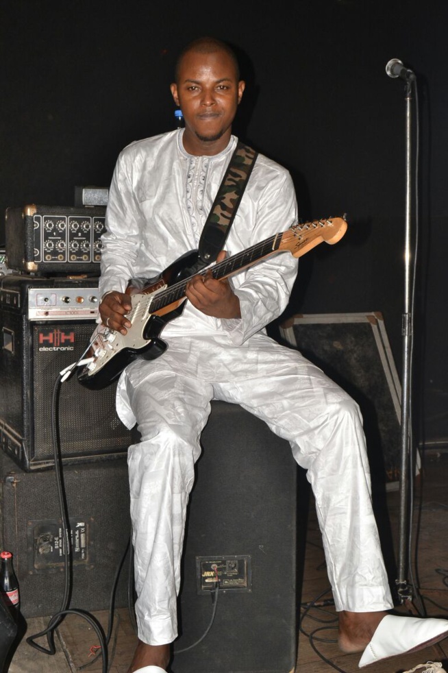 ' Le Ndewlenne' de Ppape Diouf aux fans. Regardez l' ambiance tordue au Just 4 U. ' Le Ndewlenne' de Ppape Diouf aux fans. Regardez l' ambiance tordue au Just 4 U.