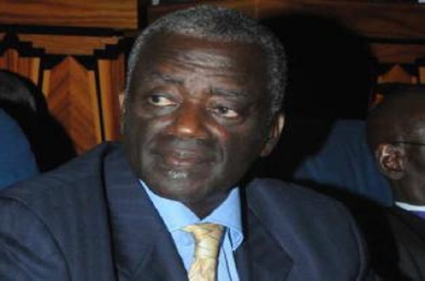 Double-nationalité : le général Seck veut que l’interdiction soit étendue aux ministres, députés et ambassadeurs Double-nationalité : le général Seck veut que l’interdiction soit étendue aux ministres, députés et ambassadeurs