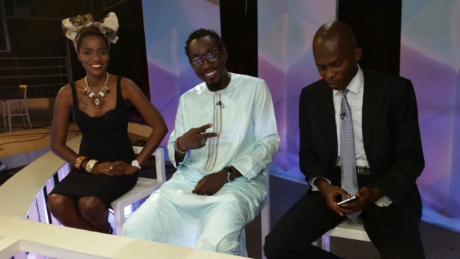 Nouvelle émission, Pape Allé reçoit les photographes Chon? Diop le maire, Mansour Dieng; Titi et Eva Chon. En images