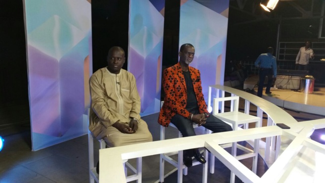 Nouvelle émission, Pape Allé reçoit les photographes Chon? Diop le maire, Mansour Dieng; Titi et Eva Chon. En images